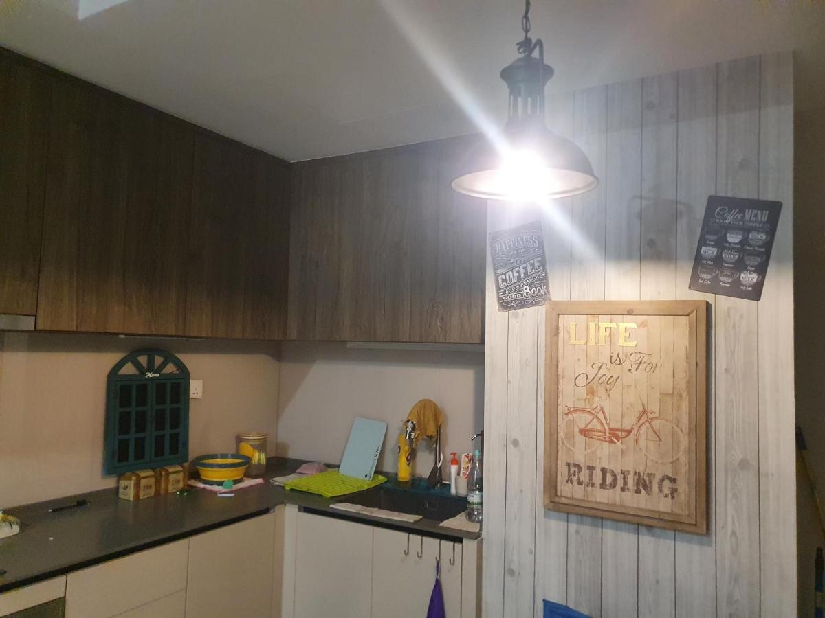 Studio Near Klcc And Lrt With Superb View 쿠알라룸푸르 외부 사진