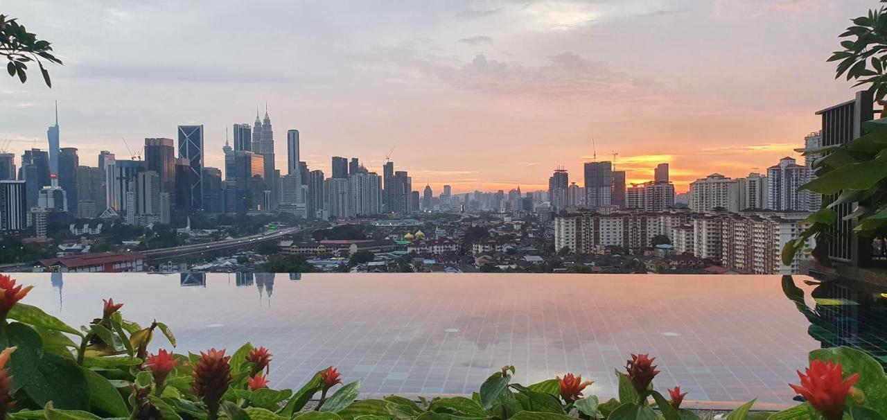 Studio Near Klcc And Lrt With Superb View 쿠알라룸푸르 외부 사진