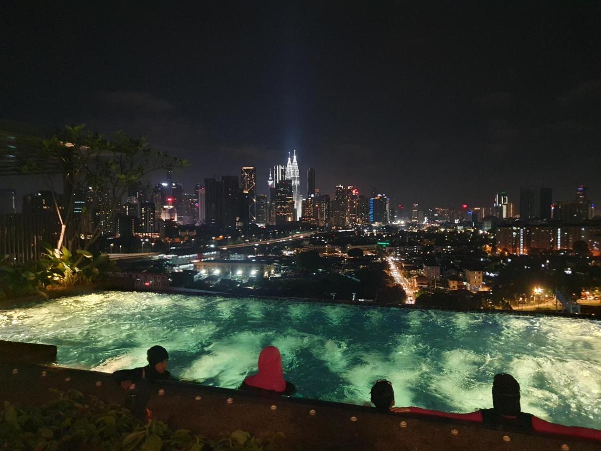 Studio Near Klcc And Lrt With Superb View 쿠알라룸푸르 외부 사진