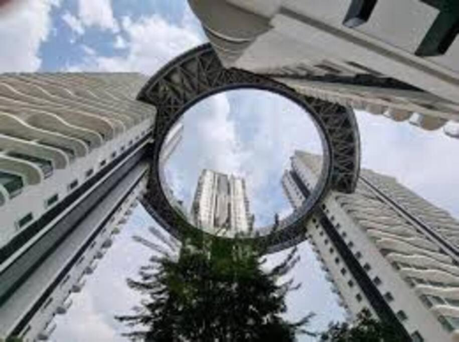 Studio Near Klcc And Lrt With Superb View 쿠알라룸푸르 외부 사진